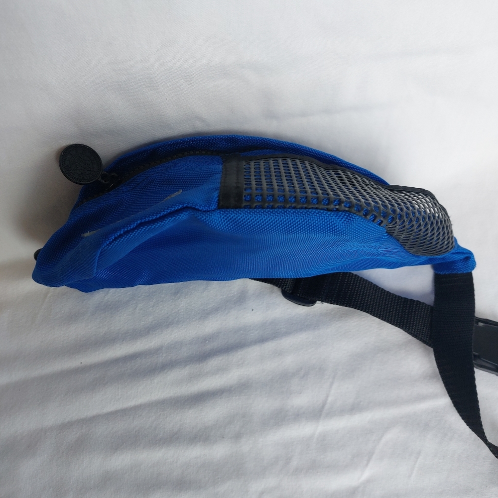 L.A. Gear Unisex Waist Fanny Pack Crossbody Bag Cobalt Royal Blue Adjustable - Picture 10 of 16
